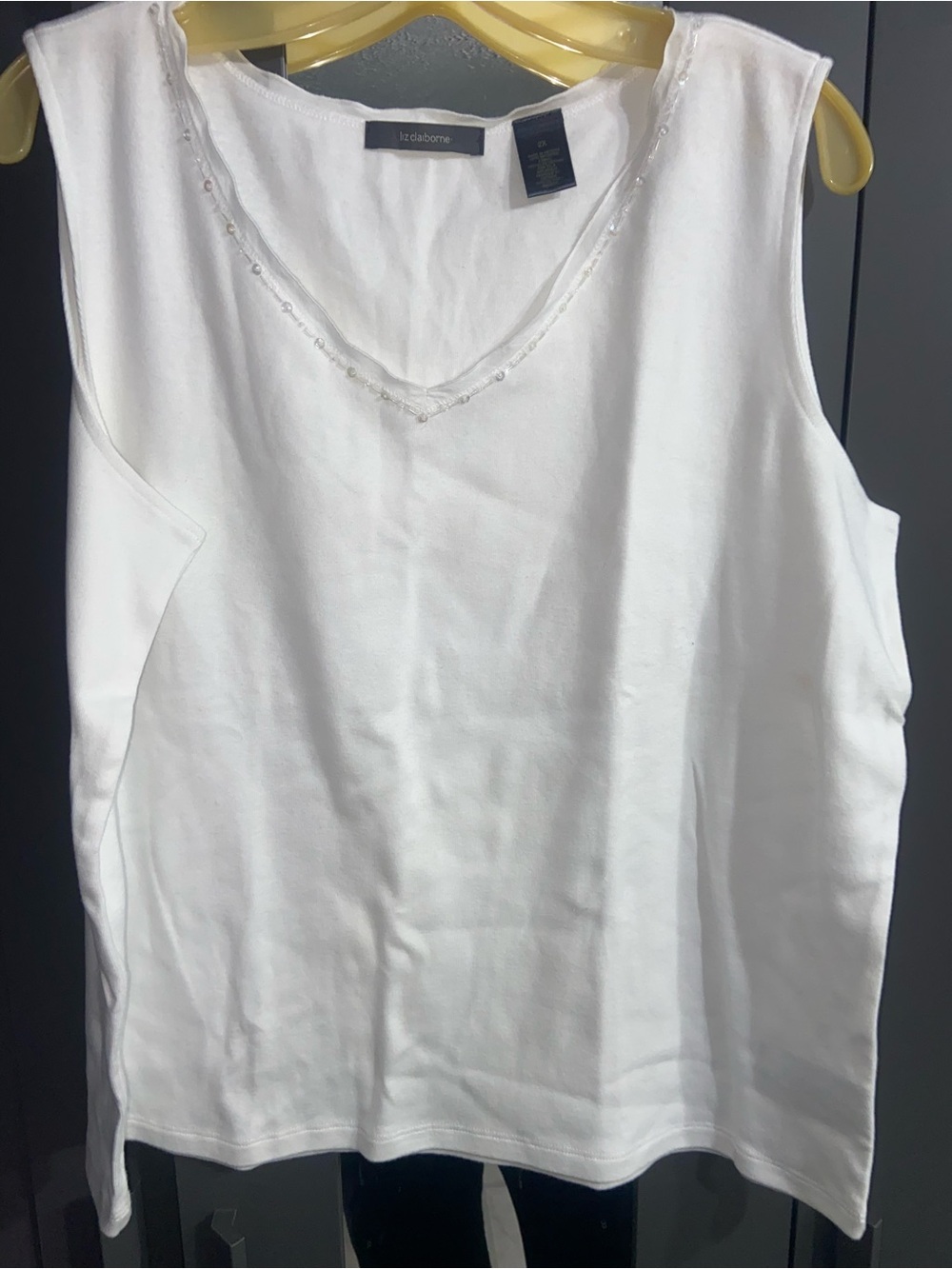 Liz Claiborne White Beaded V-Neck Sleeveless Shell